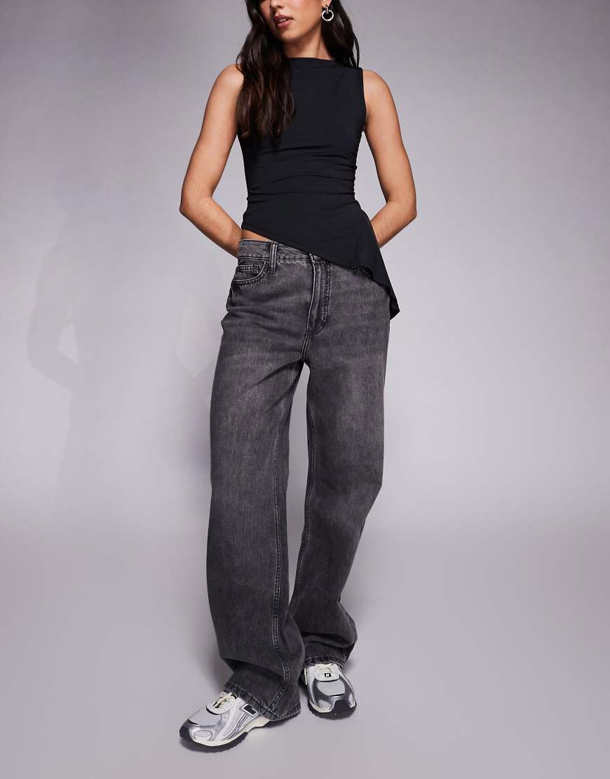 River Island - Locker geschnittene Jeans in Schwarz mit geradem Bein von River Island