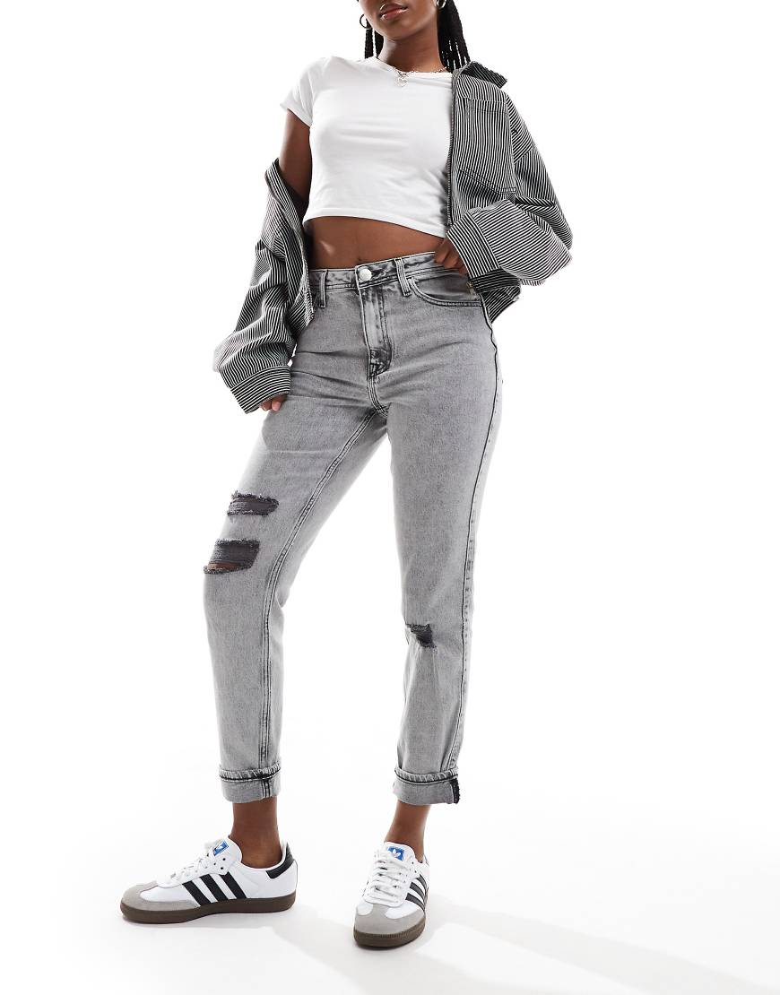 River Island - Mom-Jeans in verwaschenem Dunkelgrau von River Island