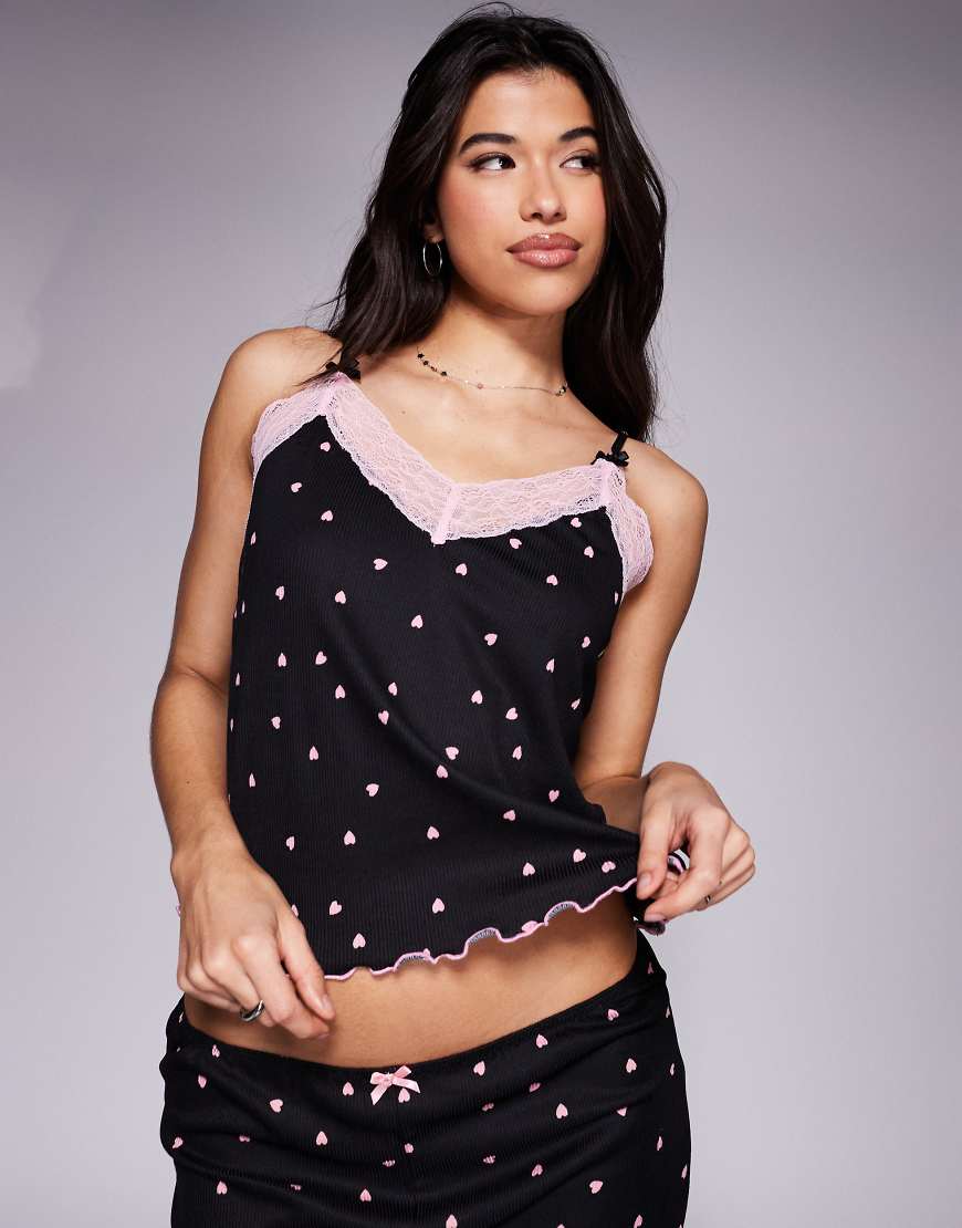 River Island - Pyjama in Schwarz mit Herzmuster, aus Camisole und Hose von River Island