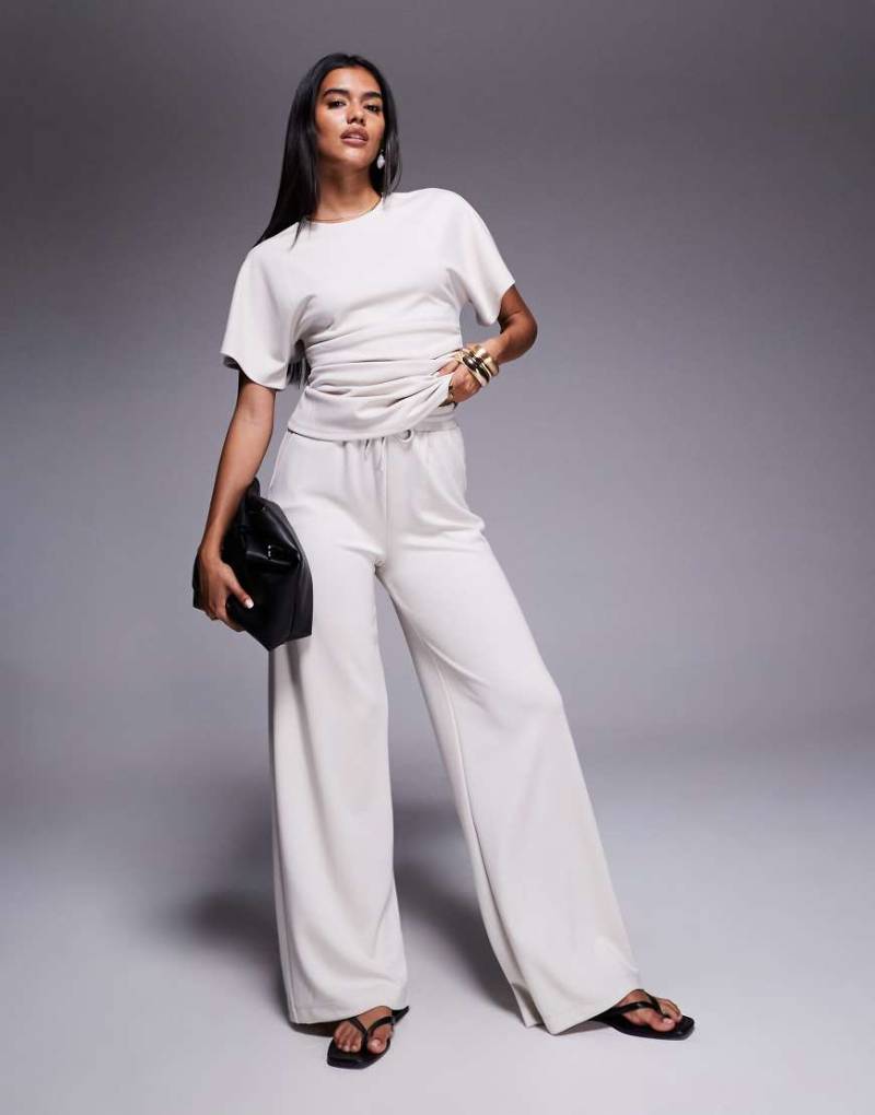 River Island - Schlichte Jogginghose in Creme mit weitem Bein-Weiß von River Island