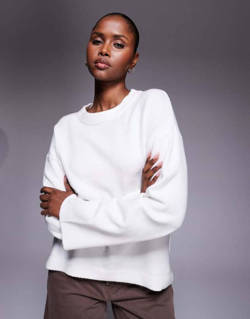 River Island - Strickpullover in Cremeweiß mit Rundhalsausschnitt von River Island