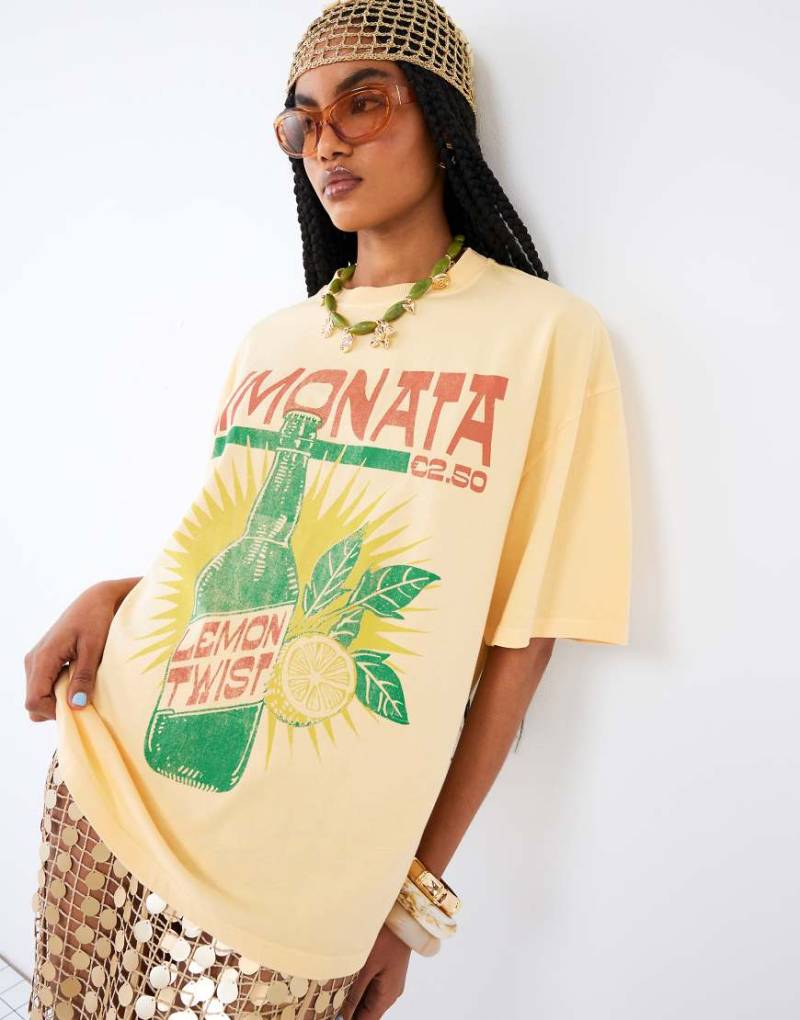 River Island - T-Shirt in Buttergelb mit „Limonata"-Print von River Island