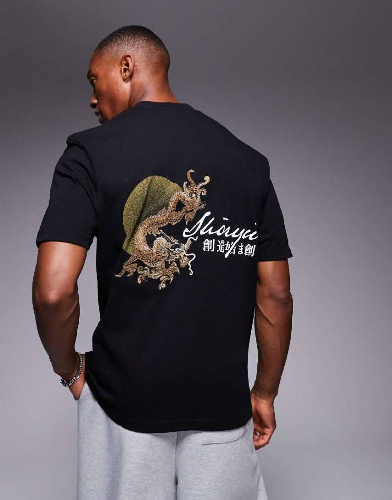 River Island - T-Shirt in Schwarz mit japanischem Drachen-Rückenprint von River Island
