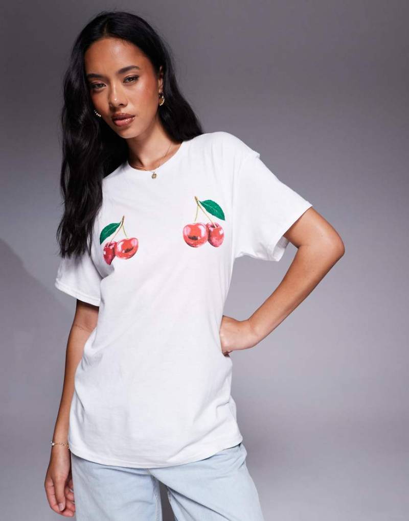 River Island - T-Shirt in Weiß mit doppeltem Kirsch-Print von River Island