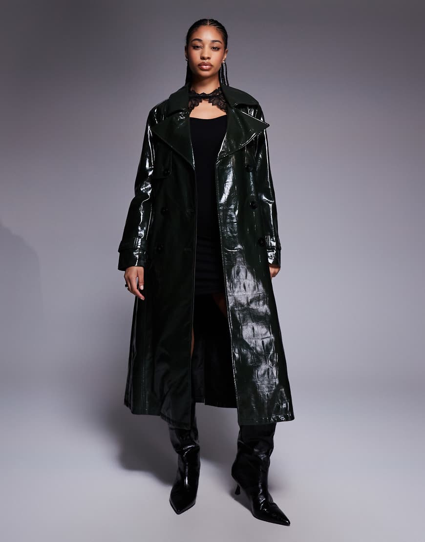 River Island - Trenchcoat aus Kunstleder in Dunkelgrün mit Kroko-Struktur-Neutral River Island - Trenchcoat aus Kunstleder in Dunkelgrün mit Kroko-Struktur-Neutral von River Island