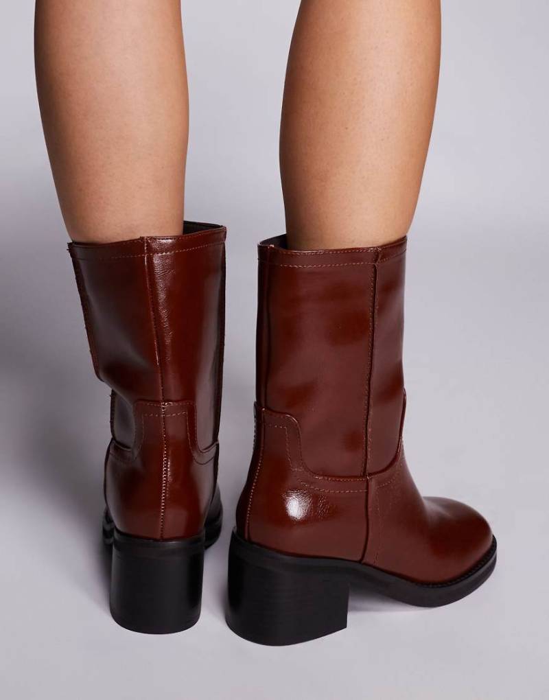 River Island - Wadenhohe Stiefel in Braun mit Blockabsatz-Brown von River Island