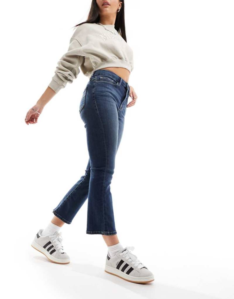 River island - Bootcut-Jeans mit kurzem Schnitt in Dunkelblau von River Island
