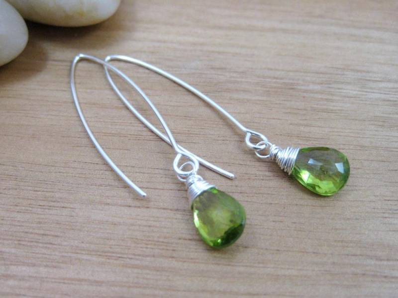 Peridot Sterling Silber Tropfen Ohrringe von RiverAndBirchJewelry
