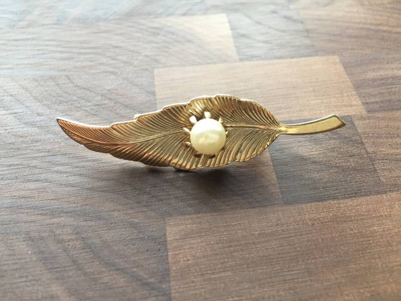 Jahrgang 1960 S Gold Feder Brosche Mit Stift Set Pearl von RiversideReserve