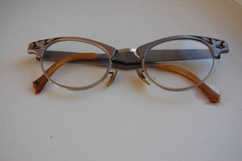 Vintage 1950S Browline Cat Eye 12K Gf Geätzte Aluminium Brille Von Art Craft von RiversideReserve