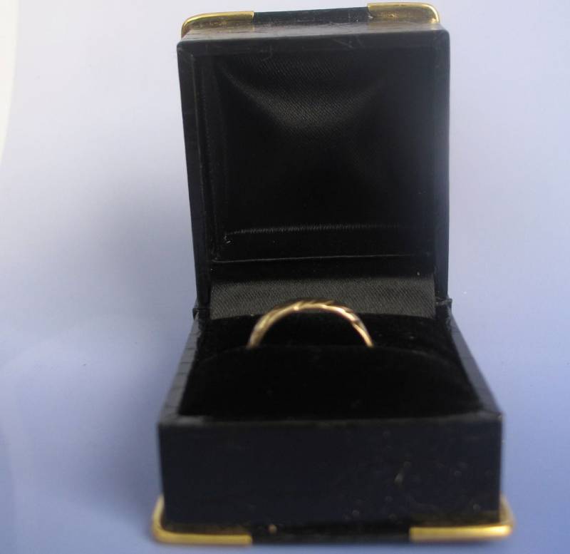 Verkauf Fancy Black Ring Box Verkauf Fancy Black Ring Box von Riveting