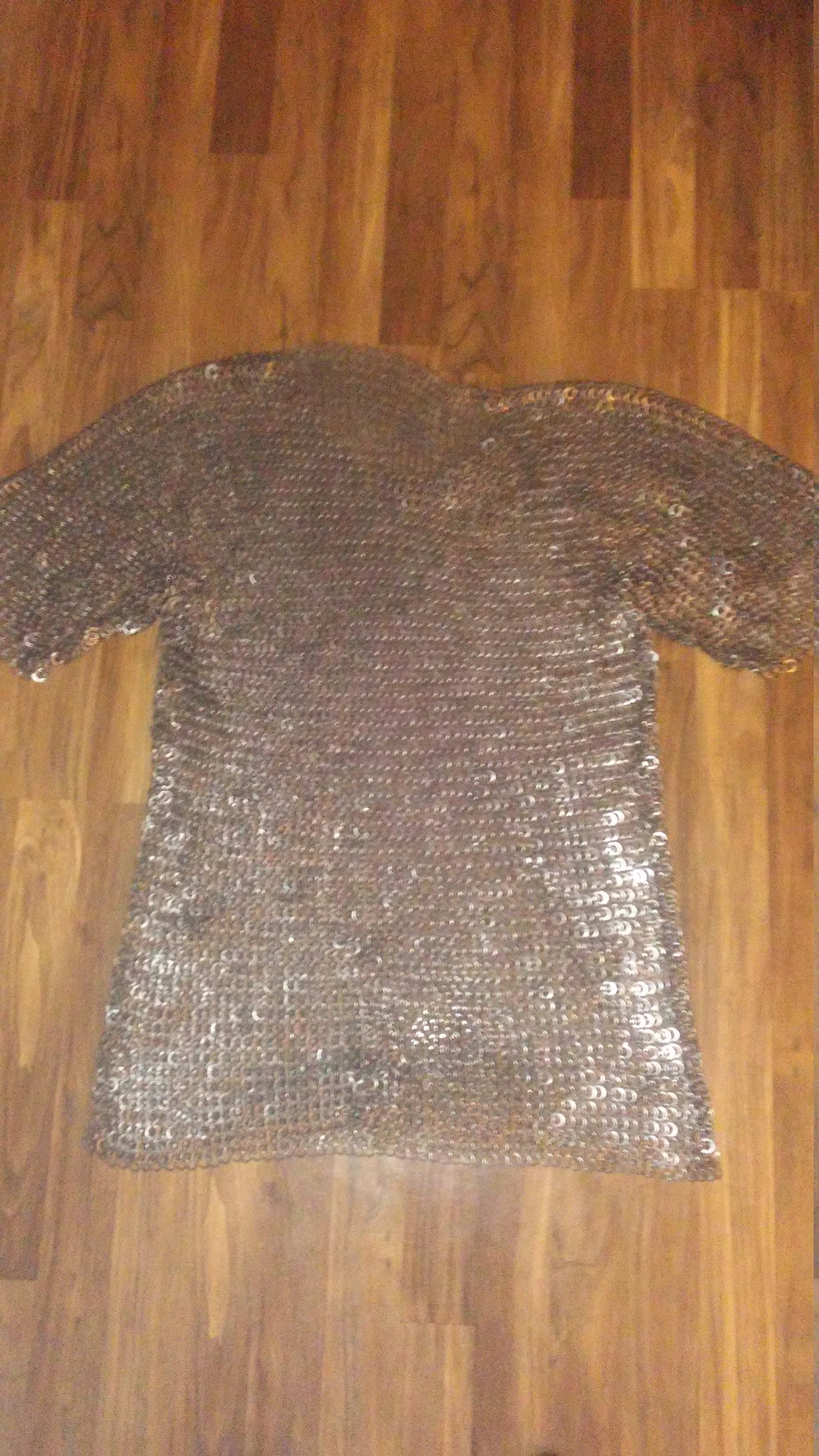 Benutzerdefinierte Ausgestattet, Keil Rivited Chainmail Shirt Benutzerdefinierte Ausgestattet, Keil Rivited Chainmail Shirt von RivetingAttire