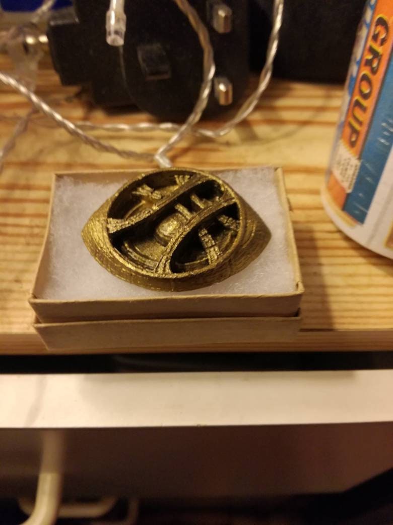 Doctor Strange Eye Of Agamotto Brosche Doctor Strange Eye Of Agamotto Brosche von RixelPropStudios