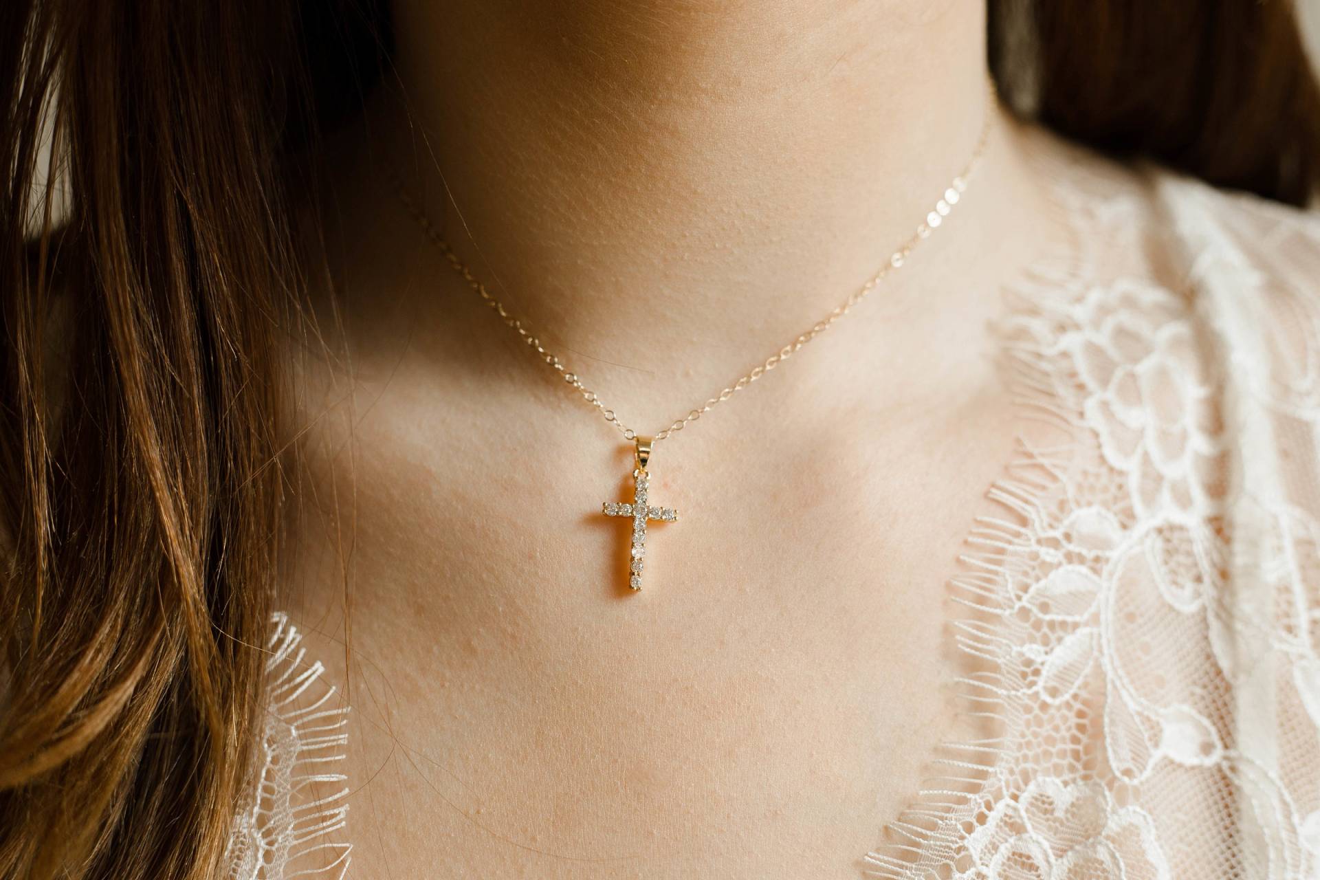 Gold Gefüllte Kreuz Halskette, 14K Zierliche Goldkette, Religiöses Geschenk Für Mutter, Christlicher Schmuck, Weihnachtsgeschenk Gold Gefüllte Kreuz Halskette, 14K Zierliche Goldkette, Religiöses Geschenk Für Mutter, Christlicher Schmuck, Weihnachtsgeschenk von RixenJewelry