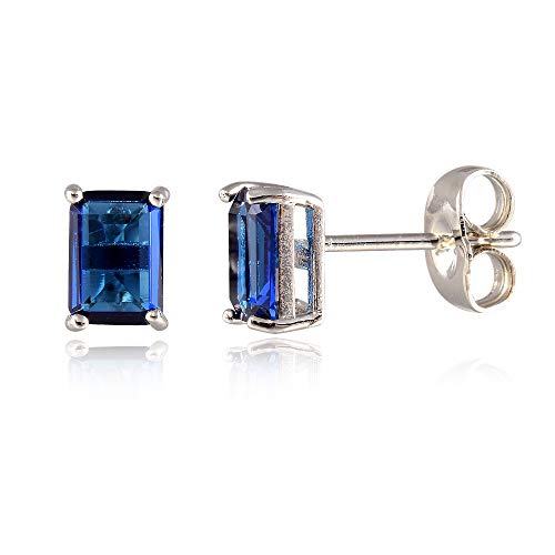 [RIZILIA KLASSISCH] Gestochen Ohrstecker Ohrringe mit Smaragdschliff Edelstein Zirkonia CZ [Blau Saphir] in 18K Weiß Gold Vergoldet, Einfache Moderne Eleganz von RIZILIA