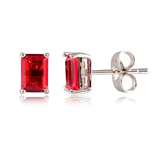 [RIZILIA KLASSISCH] Gestochen Ohrstecker Ohrringe mit Smaragdschliff Edelstein Zirkonia CZ [Rot Rubin] in 18K Weiß Gold Vergoldet, Einfache Moderne Eleganz von RIZILIA