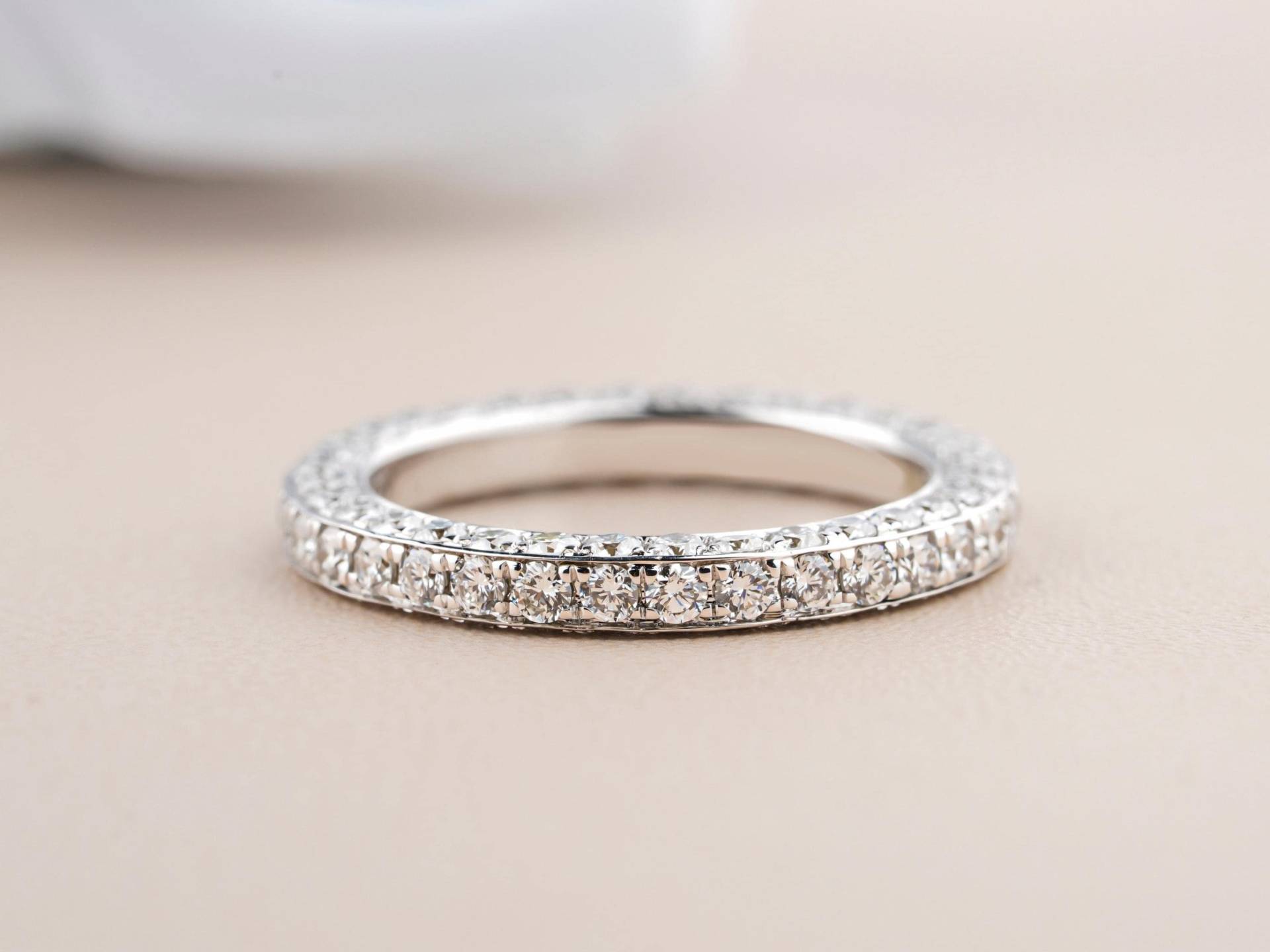 14K Weißgold 2, 5 Ct Rundschliff Diamant Ehering, Eternity Band, Stack Ring Für Frauen, Valentinstag Geschenk, Hochzeitstag von RjGemsJewels