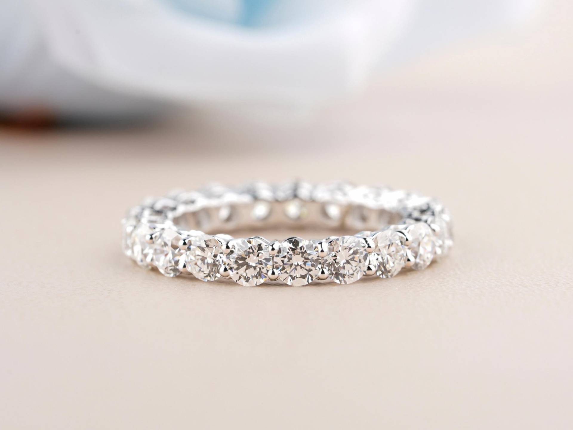 14K Weißgold 3 Karat Rundschliff Diamant Ehering, Eternity Band, Stack Ring Für Frauen, Valentinstag Geschenk, Hochzeitstag von RjGemsJewels