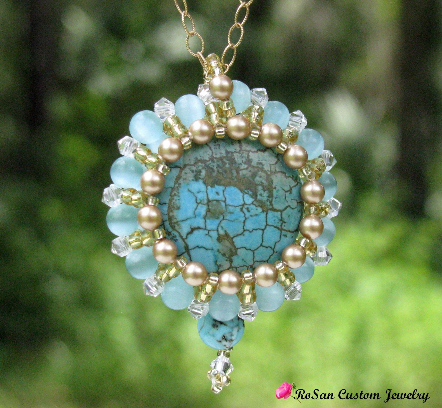 Türkis & Swarovski Kristall Bezeled Cabochon-Halskette Türkis & Swarovski Kristall Bezeled Cabochon-Halskette von RoSanCustomJewelry