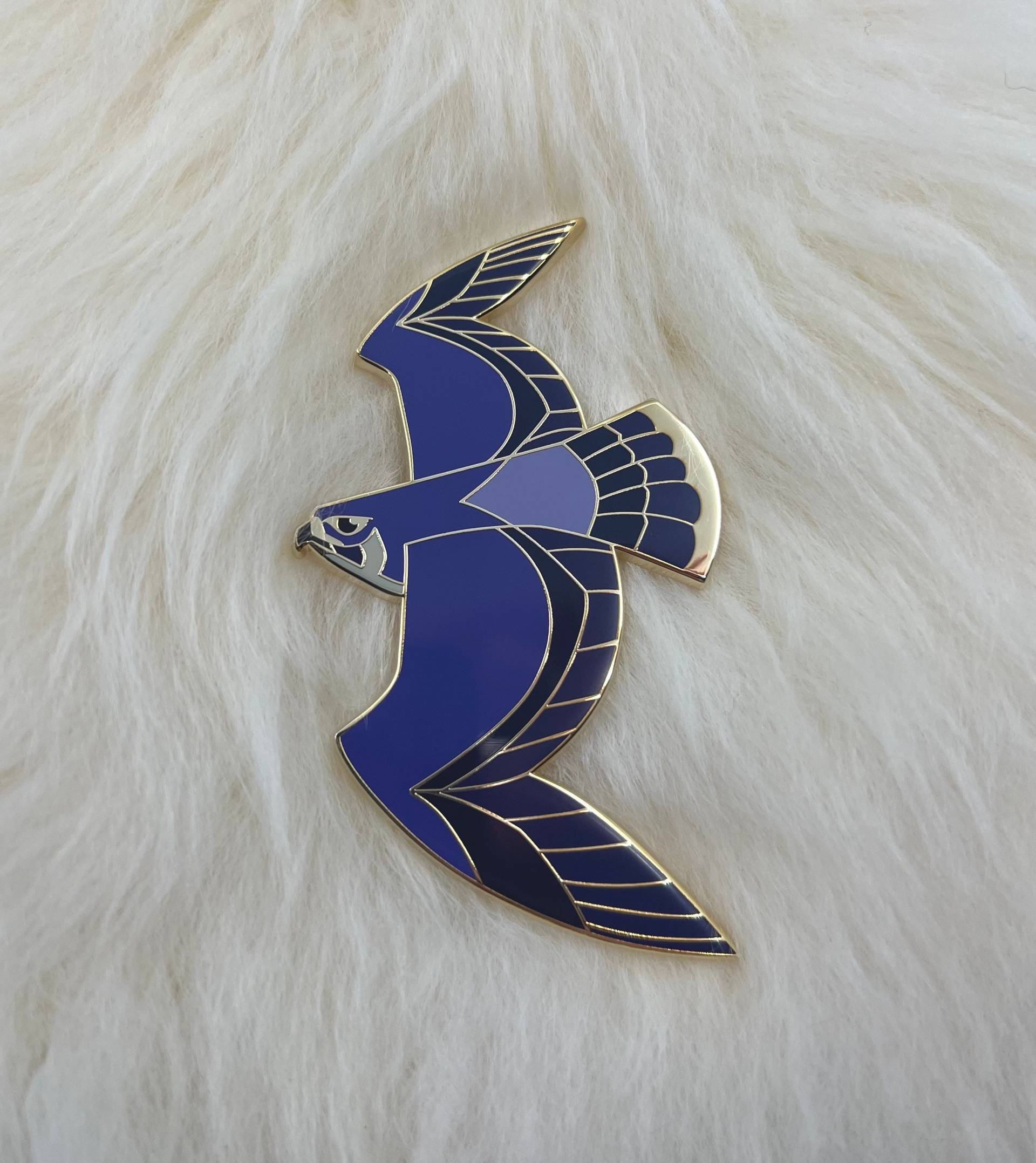 Wanderfalke Hard Emaille Pin Art Deco Vogel Brosche Wanderfalke Hard Emaille Pin Art Deco Vogel Brosche von RoaminBisonWorkshop