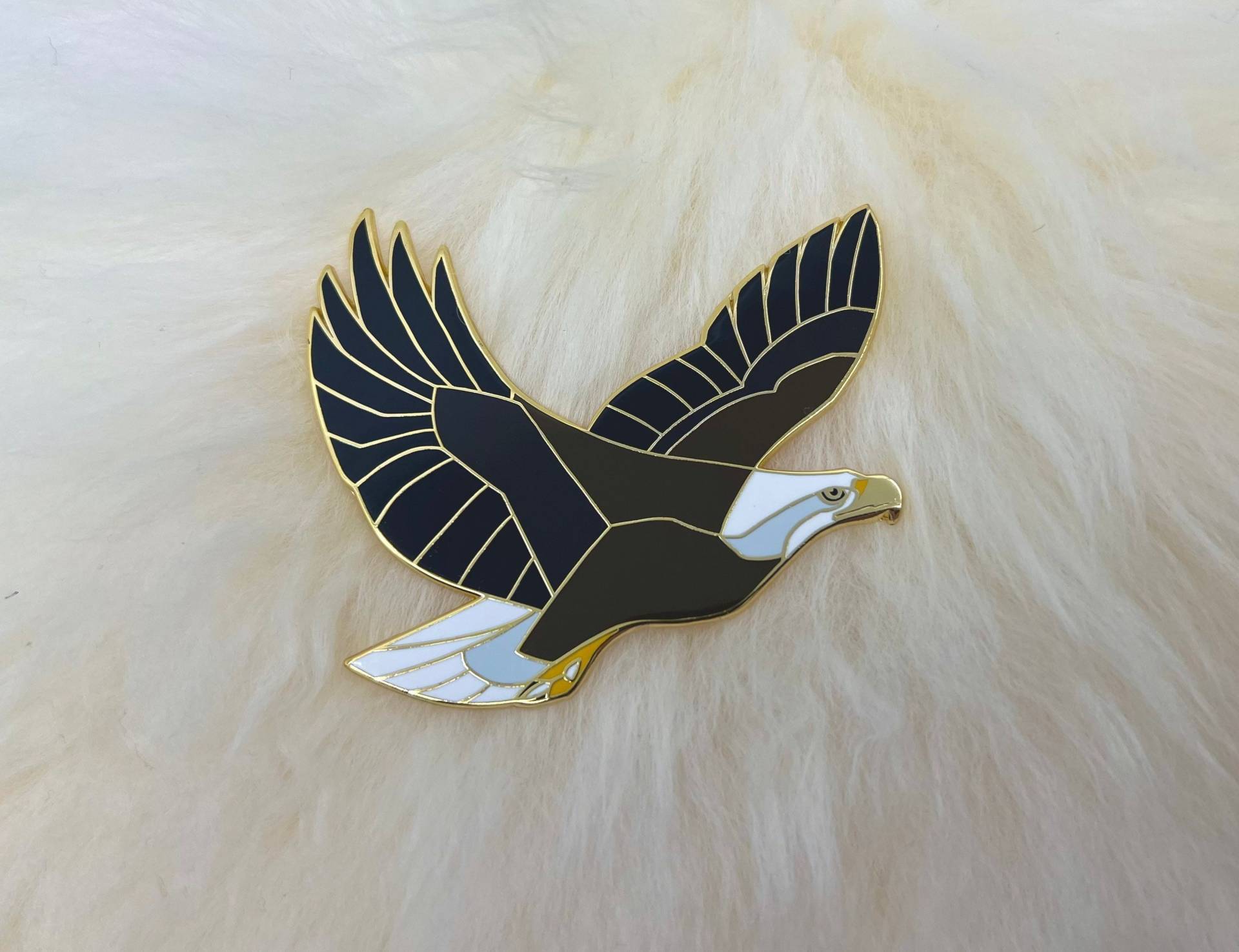 Weißkopfseeadler Hard Enamel Pin Art Deco Vogel Weißkopfseeadler Hard Enamel Pin Art Deco Vogel von RoaminBisonWorkshop