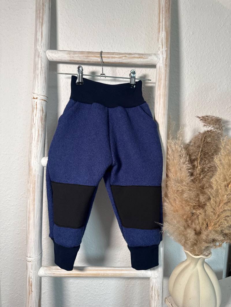 Walkhose Mit Softshell An Knien Und Po in Den Größen 68 - 128 von RobellaHandmade