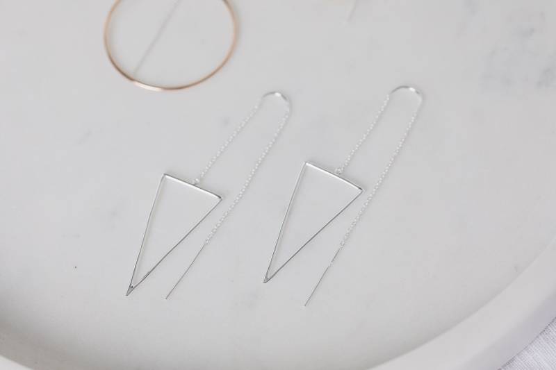 Handgemachte Sterling Silber Triangle Tropfen Ohrringe von RobertWBawden