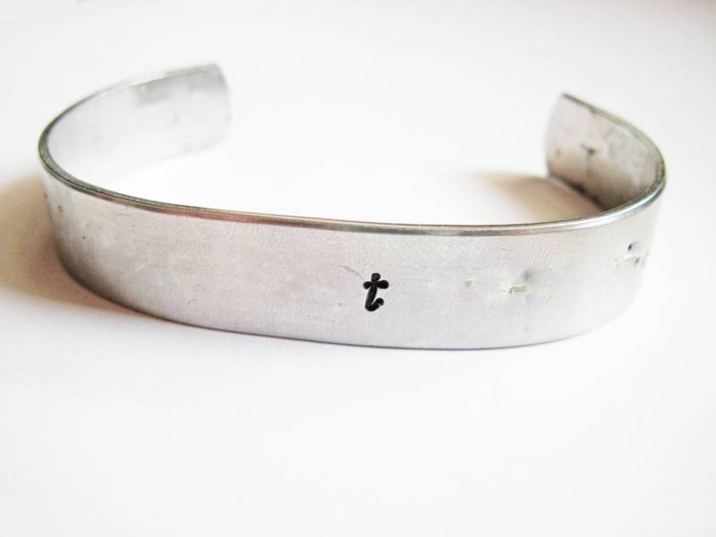 Personalisiertes Initial Armband, Gravur Handgestempeltes Personalisierter Schmuck Brautjungfern Mutter Armband Initialen Personalisiertes Initial Armband, Gravur Handgestempeltes Personalisierter Schmuck Brautjungfern Mutter Armband Initialen von RobertaValle