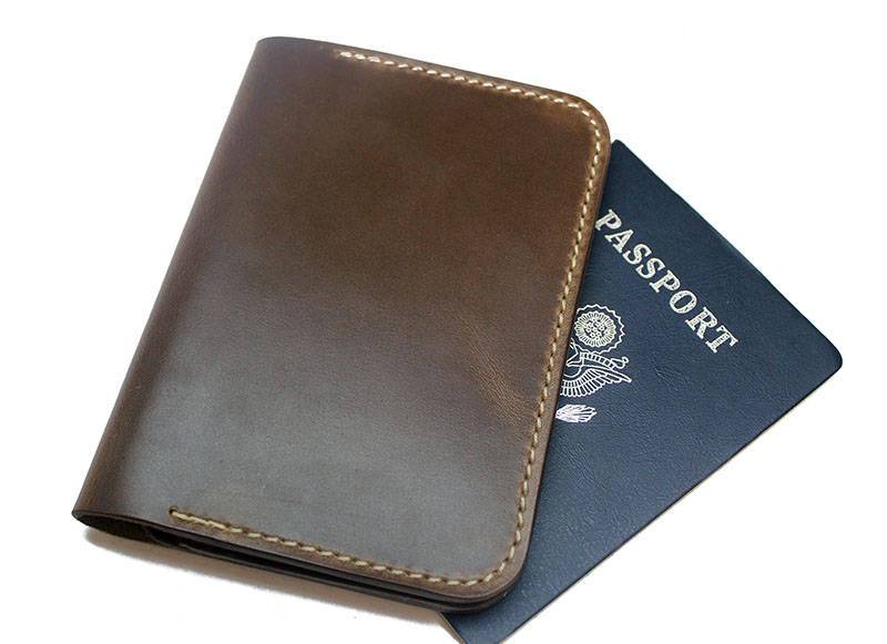 Horween Chromexcel Passhülle - Lederpasshülle Personalisierter Reisepass Horween Chromexcel Passhülle - Lederpasshülle Personalisierter Reisepass von RobertiLeather