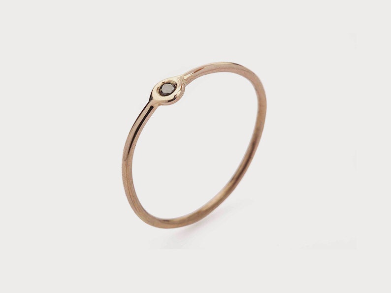 Solitär Diamant Ring Für Coole Träumer. Schön Und Minimal. Handarbeit Von Roberto Y Victoria von RobertoyVictoria