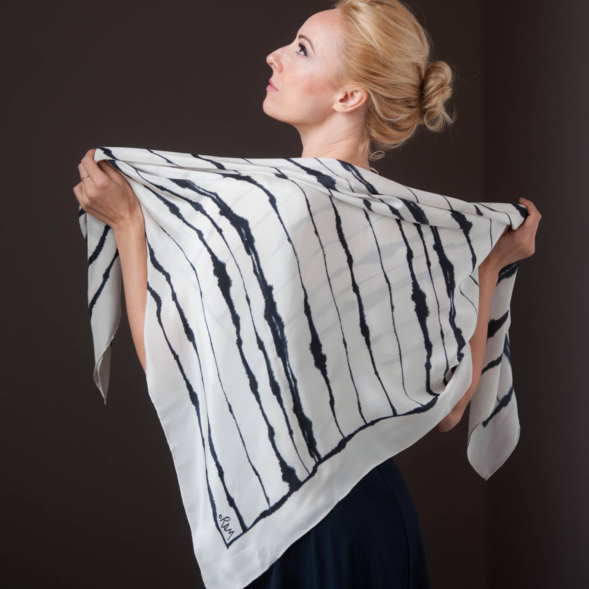 Effusion Seidenschal von RobinAnnMeyerShop