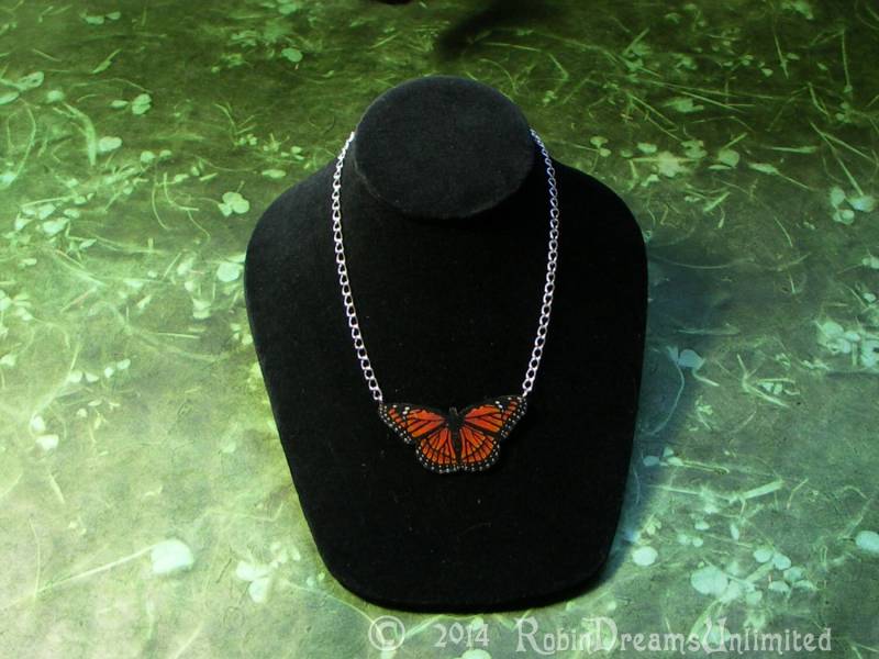 Auf Dink Kleine Monarchfalter Verstellbar Braun Kristall Halskette von RobinDreamsUnlimited