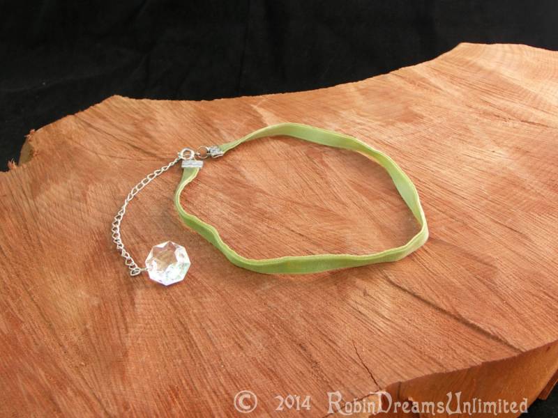 Grünem Samt Band Verstellbar Kristall Halskette von RobinDreamsUnlimited