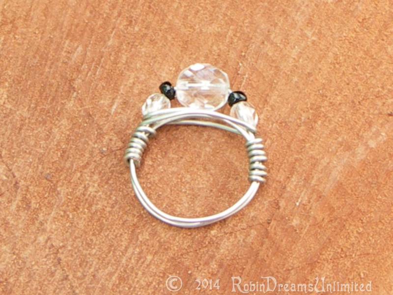 Kristall Und Schwarz Rocailles Perlen Draht Wickeln Ring Größe 6, 5 von RobinDreamsUnlimited