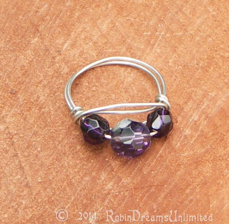 Lila Kristall-Wire-Wrap-Ring Größe 7, 5 Lila Kristall-Wire-Wrap-Ring Größe 7, 5 von RobinDreamsUnlimited