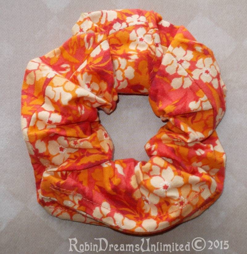 Orange Blume Versteckte Tasche Zipper Scrunchie Haargummi von RobinDreamsUnlimited