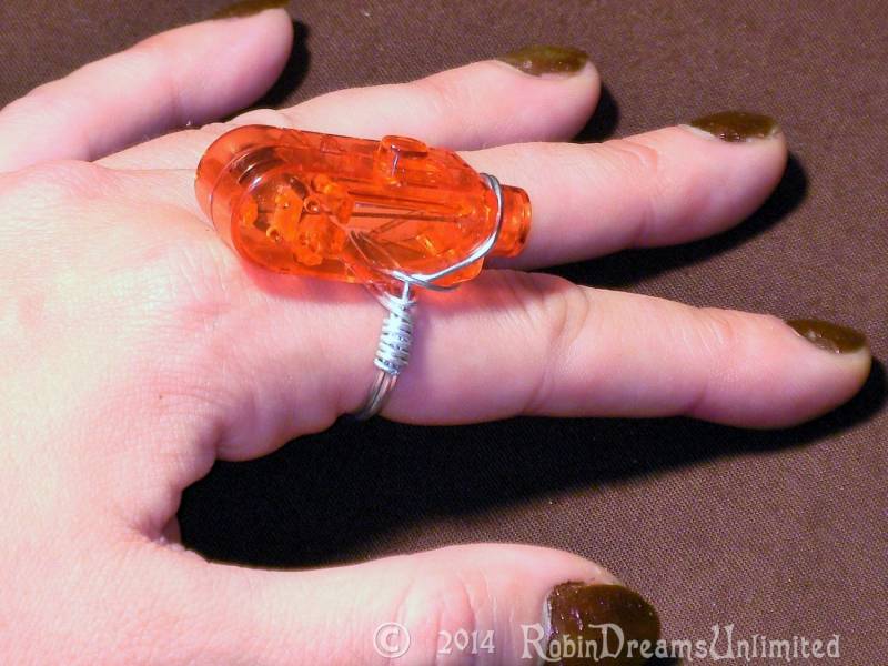 Rotes Licht Und Rot Fall Taschenlampe Wire Wrap Ring Größe 7, 75 von RobinDreamsUnlimited