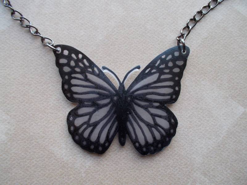 Schwarz Auf Dink Monarchfalter Einstellbare Halskette von RobinDreamsUnlimited