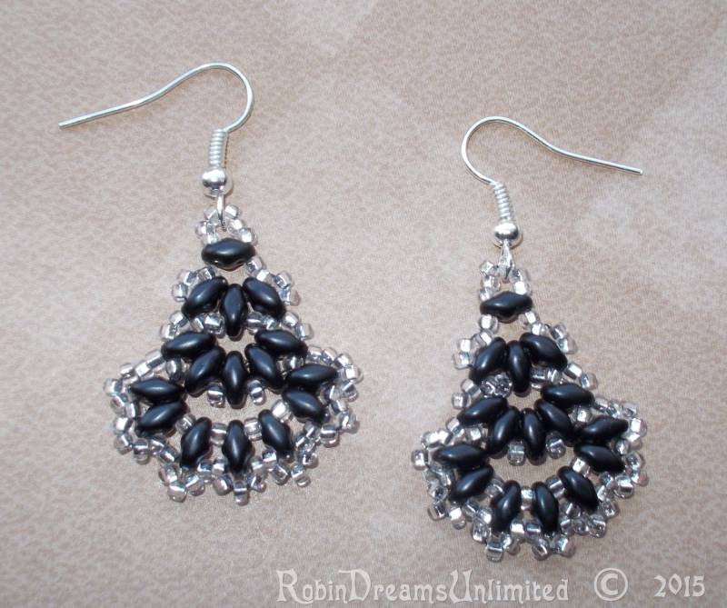 Schwarz Und Silber Samen Gewebt Fan Ohrringe von RobinDreamsUnlimited