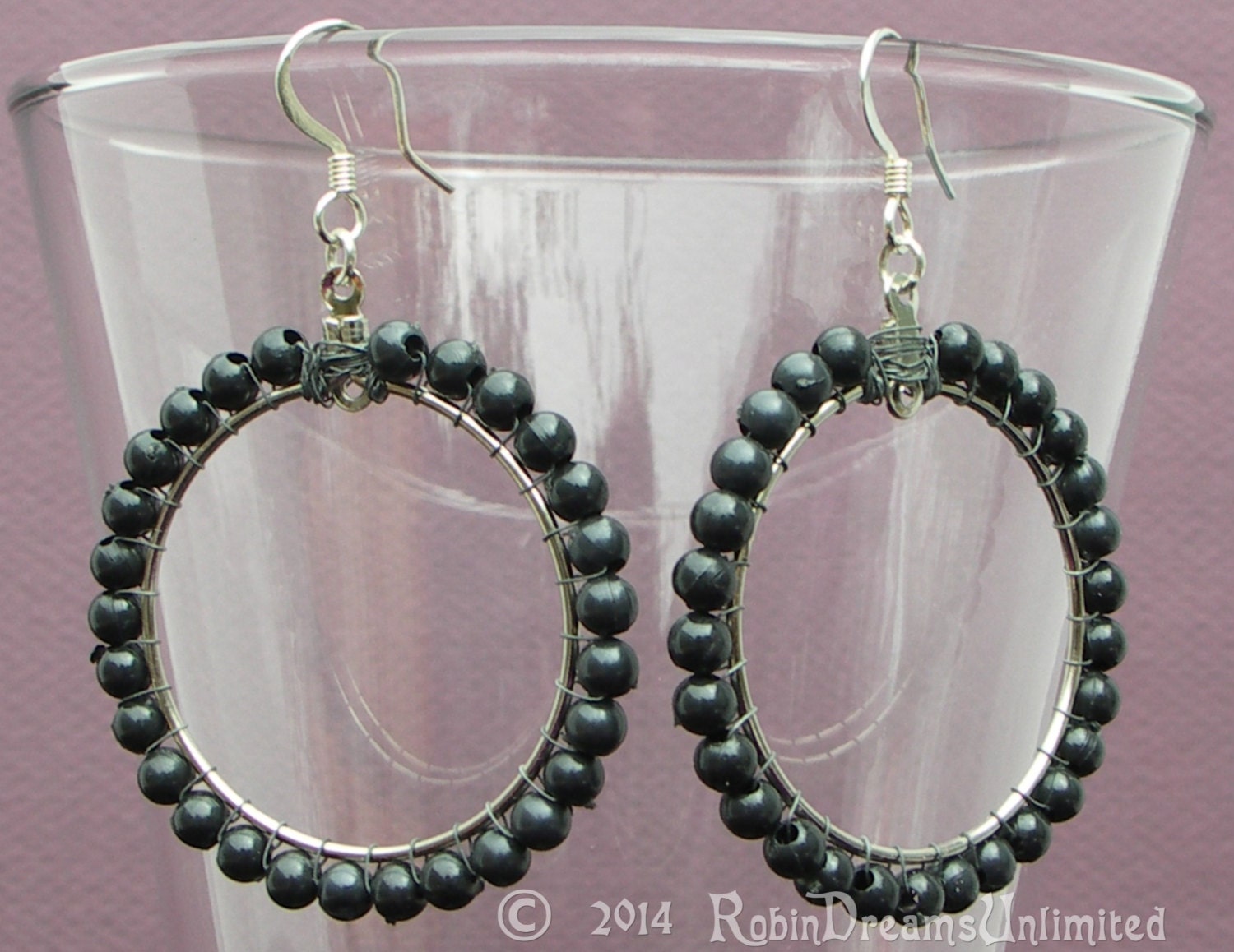 Schwarze Perle Und Draht Umwickelt Silber Creolen Schwarze Perle Und Draht Umwickelt Silber Creolen von RobinDreamsUnlimited
