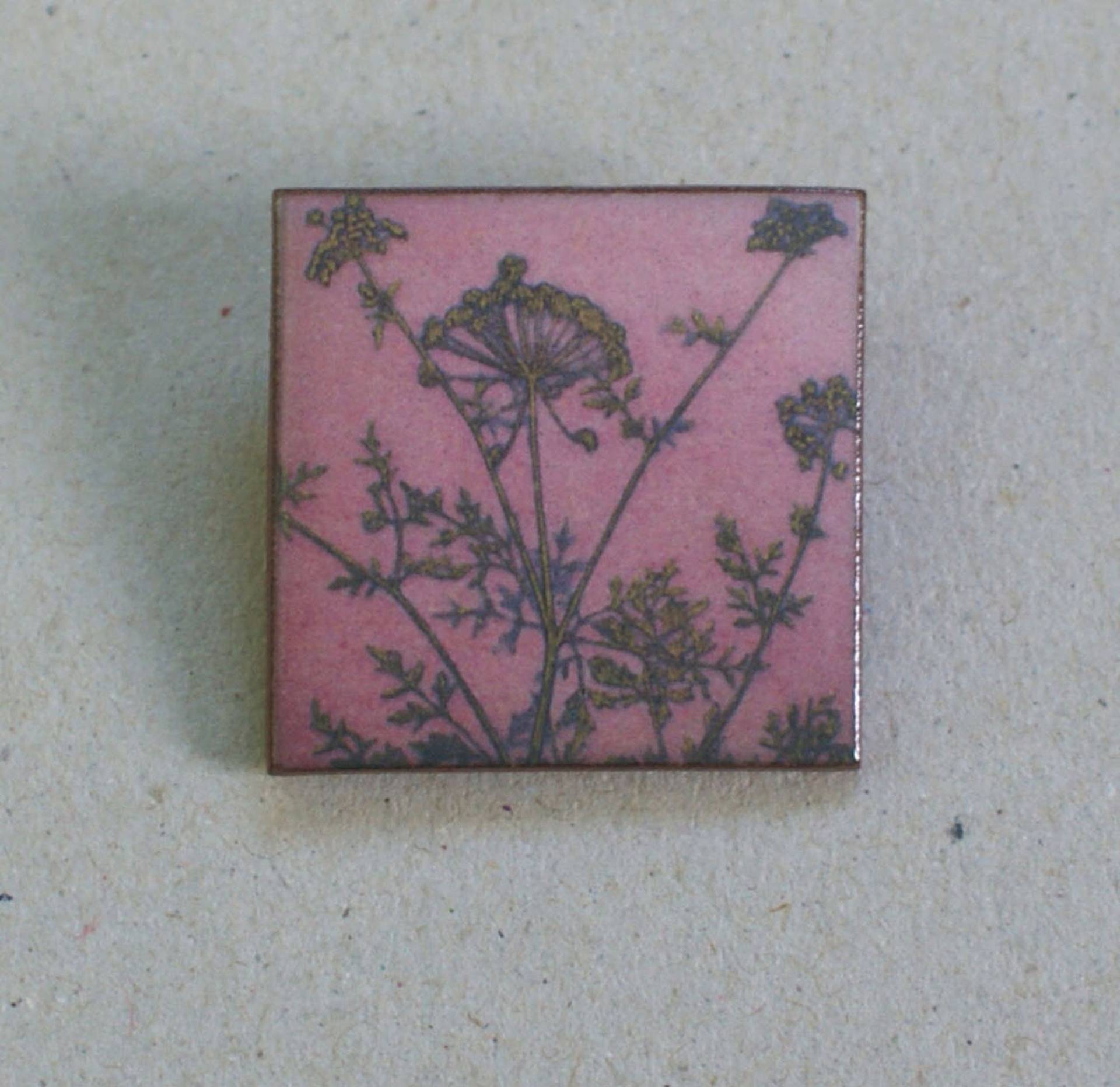 Florale Keramik Brosche - Hauptdarstellerin Originales Design Handgefertigt in Uk Einzigartiges Geschenk Doldenblütler Pflanzenliebhaber Florale Keramik Brosche - Hauptdarstellerin Originales Design Handgefertigt in Uk Einzigartiges Geschenk Doldenblütler Pflanzenliebhaber von RobinMoorcroftPrints