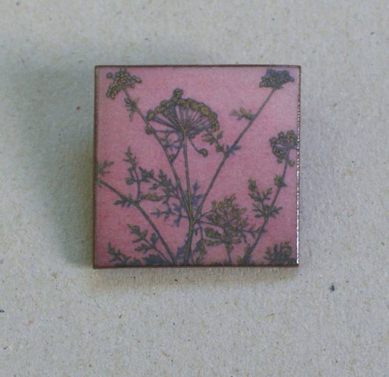 Florale Keramik Brosche - Hauptdarstellerin Originales Design Handgefertigt in Uk Einzigartiges Geschenk Doldenblütler Pflanzenliebhaber Florale Keramik Brosche - Hauptdarstellerin Originales Design Handgefertigt in Uk Einzigartiges Geschenk Doldenblütler Pflanzenliebhaber von RobinMoorcroftPrints
