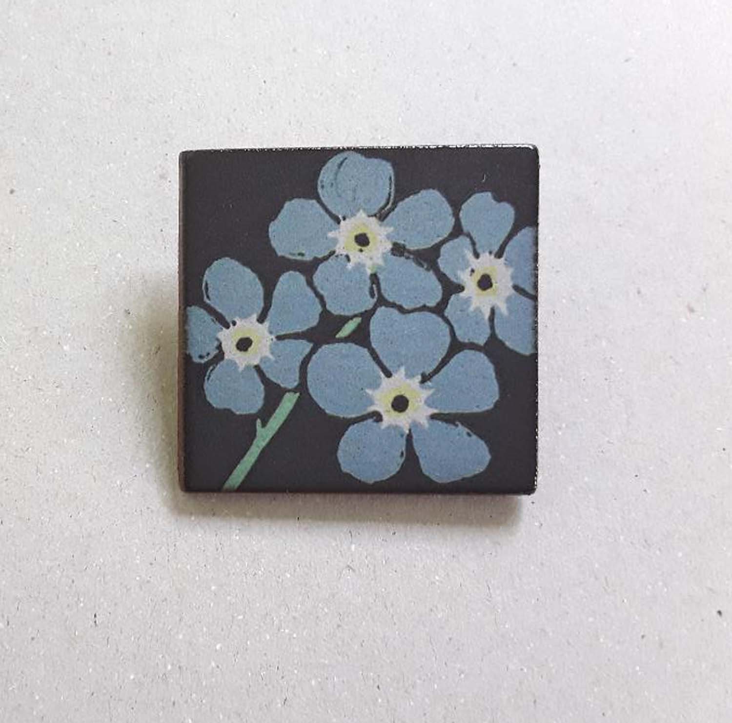 Vergissmeinnicht Brosche Aus Keramik. Florale Brosche. Handgefertigt. Einzigartiges Geschenk. Origineller Entwurf. Pflanzenliebhaber. Gärtnerin Vergissmeinnicht Brosche Aus Keramik. Florale Brosche. Handgefertigt. Einzigartiges Geschenk. Origineller Entwurf. Pflanzenliebhaber. Gärtnerin von RobinMoorcroftPrints