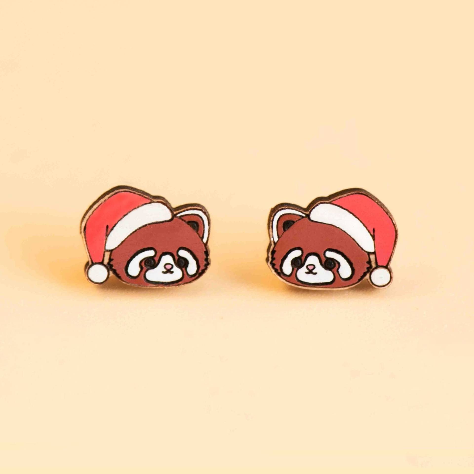 Handbemalte Holzohrringe Weihnachten Roter Panda Von Robin Valley von RobinValleyUK