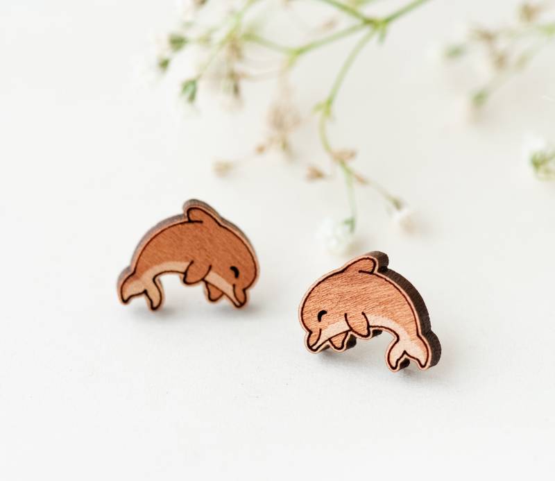 Handgefertigte Delphin Ohrringe Ohrstecker Damen Von Robinvalley Studio von RobinValleyUK