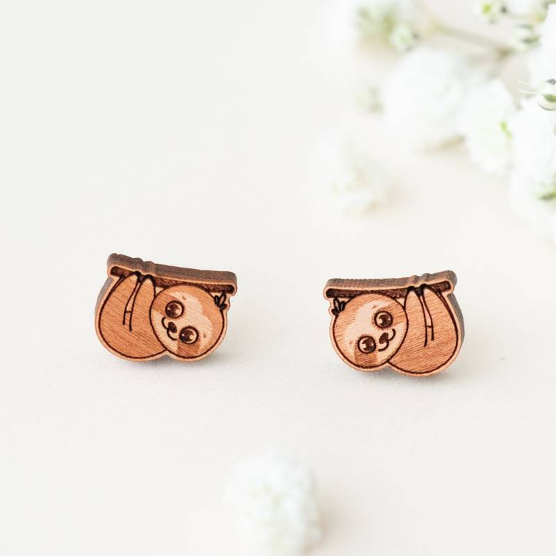 Handmade Aus Holz Baby Faultier Ohrringe Tier Liebhaber Geschenk Damen Mädchen Ohrstecker von RobinValleyUK