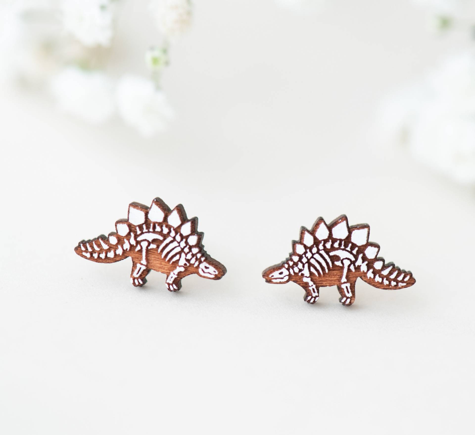 stegosaurus Ohrringe Skelett Ohrstecker Holzohrringe Dinosaurier Dino Punk Von Cherry Wood Jewellery stegosaurus Ohrringe Skelett Ohrstecker Holzohrringe Dinosaurier Dino Punk Von Cherry Wood Jewellery von RobinValleyUK
