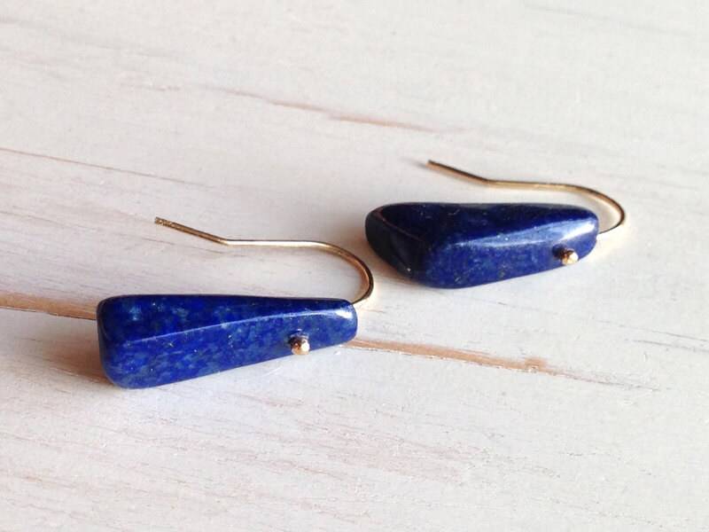 Lapis Freeform Ohrstecker 14K Gold Gefüllte Scheibe Ohrringe von RobinWoodard