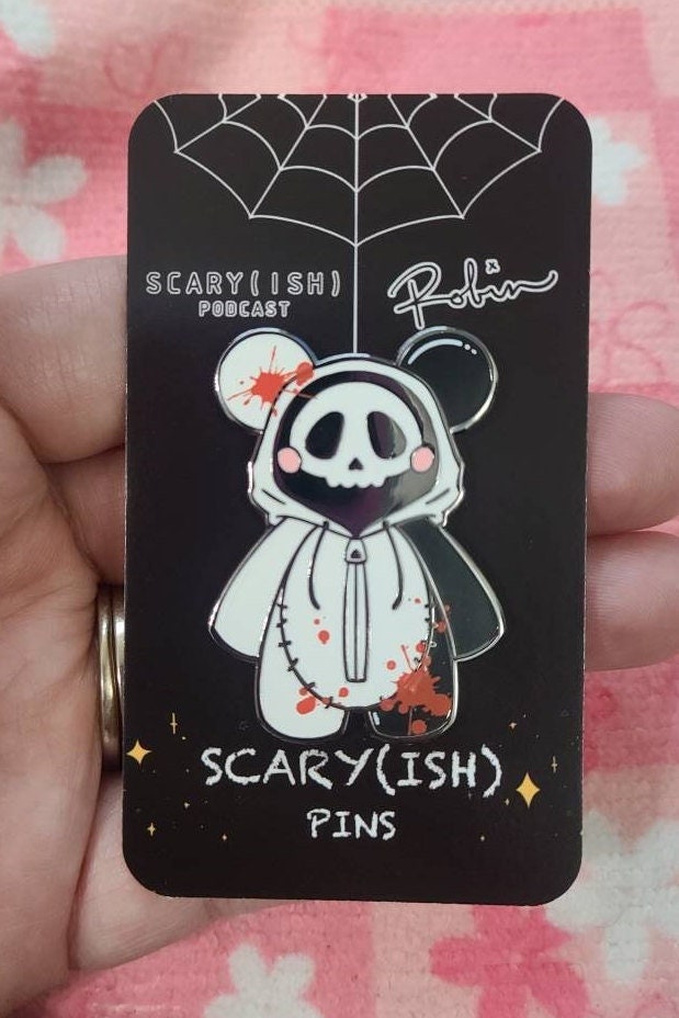 Kawaii Blut Splatter Panda Inspiriert Kigurumi Totenkopf Kapuzenpullover 1, 75 Zoll Hard Enamel Pin Scaryish von RobinsKawaiiCorner