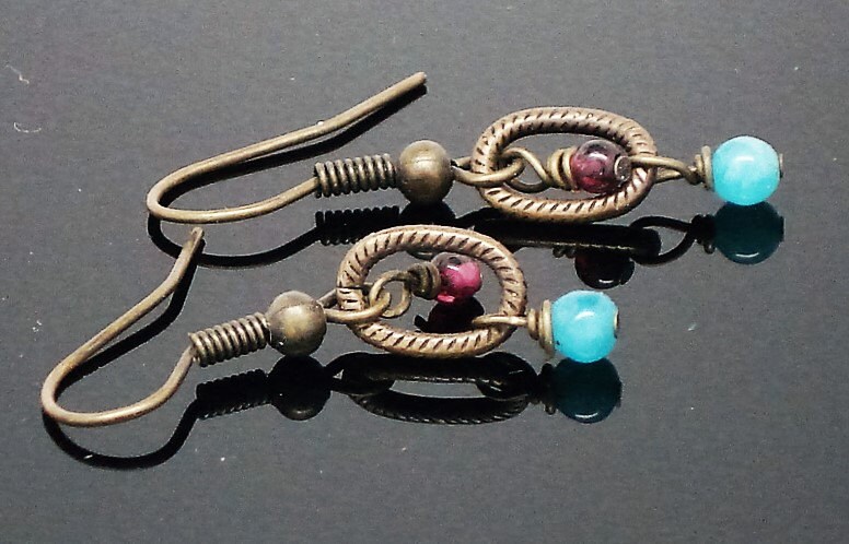 Granat Und Blaue Jade Ohrringe, Natürliche Energie, Heilung Kristalle, Rot Blau Kristall Emotionale von RobinsNestJewelryUS